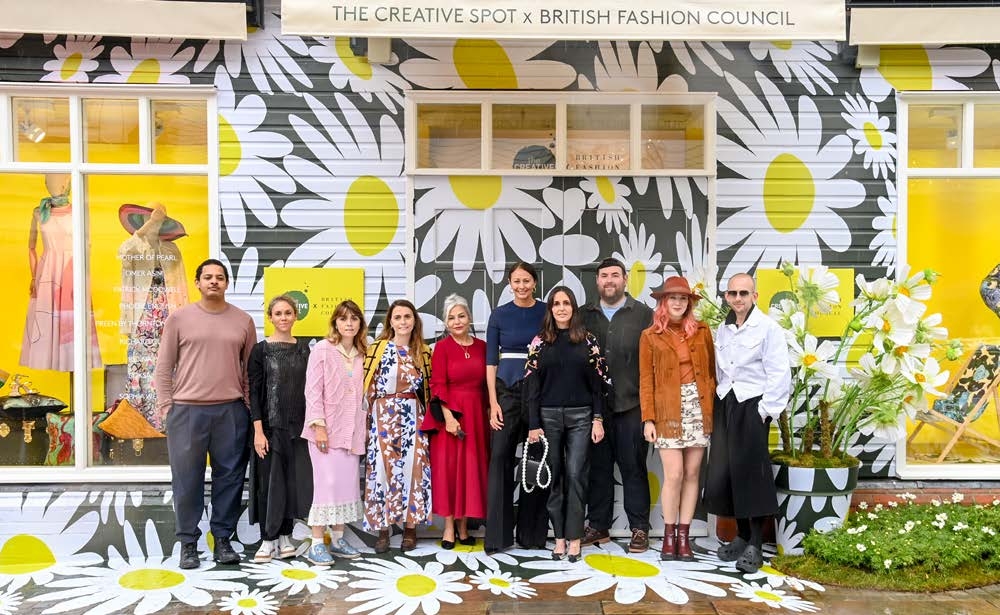 محاور المشاهير عدنان الكاتب يحاور المصمم Richard Quinn