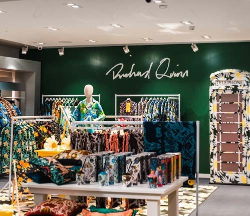 محاور المشاهير عدنان الكاتب يحاور المصمم Richard Quinn