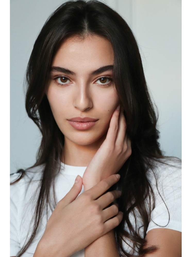 محاور المشاهير عدنان الكاتب يحاور Amira Al Zuhairأميرة الزهير