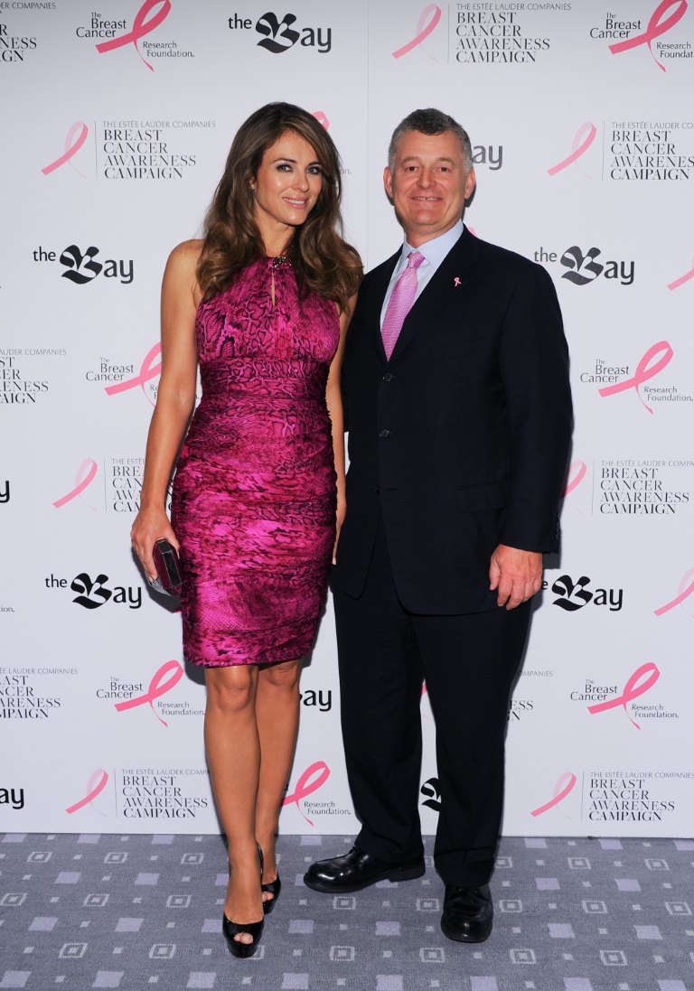 إليزابيث هيرلي Elizabeth Hurley تتحدث لمحاور المشاهير عدنان الكاتب