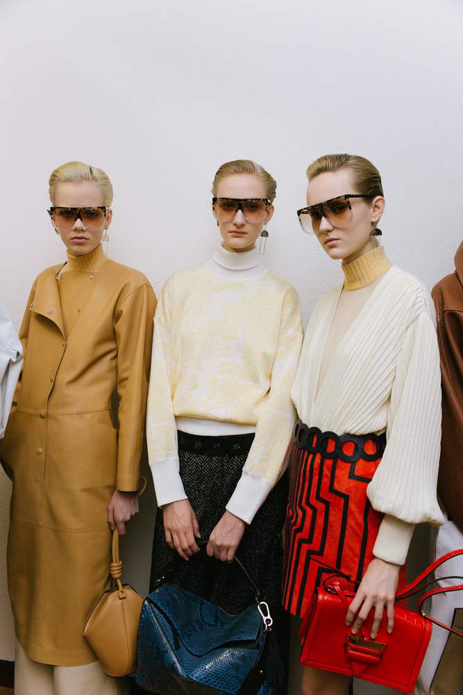 عدنان الكاتب يحاور جوناثان ويليام أندرسون مصمم دار Loewe