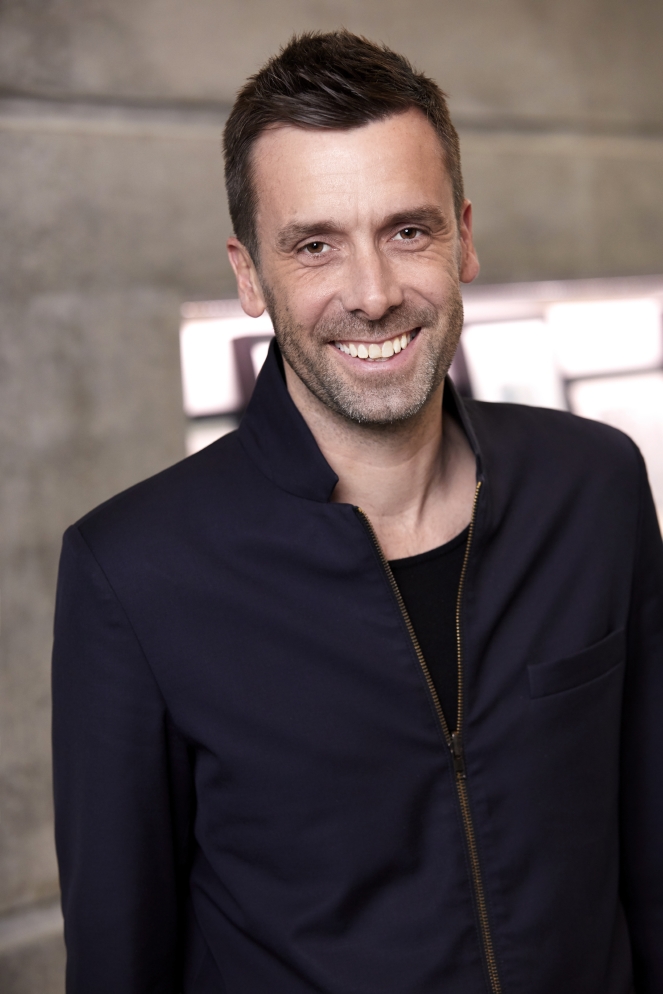 محاور المشاهير عدنان الكاتب يحاور Richard Johnson رئيس الشؤون التجارية لدى Mytheresa