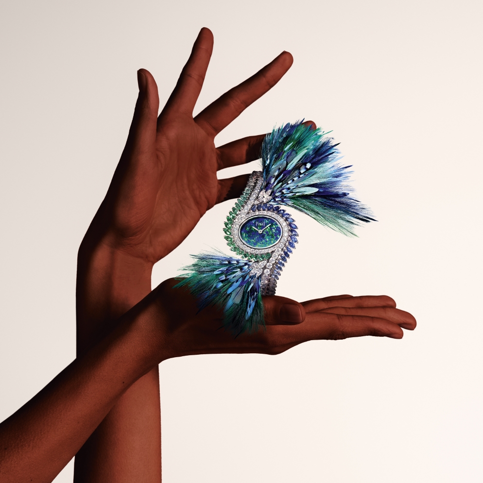 اعتدنا مع دار الساعات والمجوهرات الفاخرة "بياجيه"Piaget  على تعقب رحلة الشمس في السماء عبر الغوص في الألوان الساحرة