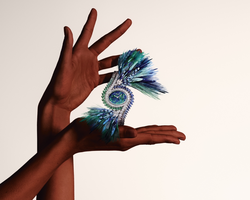 اعتدنا مع دار الساعات والمجوهرات الفاخرة "بياجيه"Piaget  على تعقب رحلة الشمس في السماء عبر الغوص في الألوان الساحرة