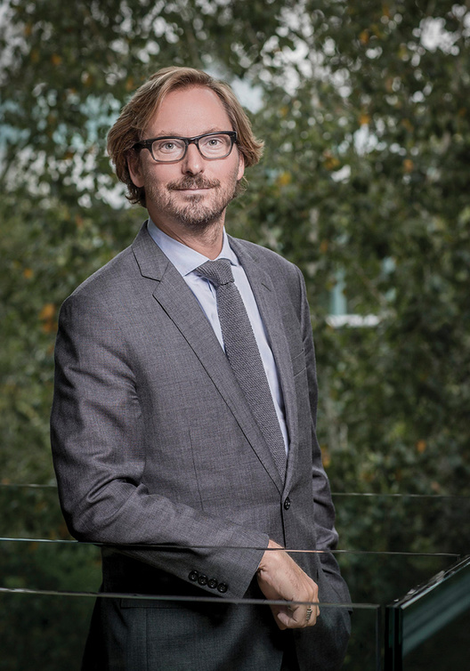 محاور المشاهير عدنان الكاتب يحاور Nicolas Bos Perlée الرئيس التنفيذي لدار فان كليف أند آربلز