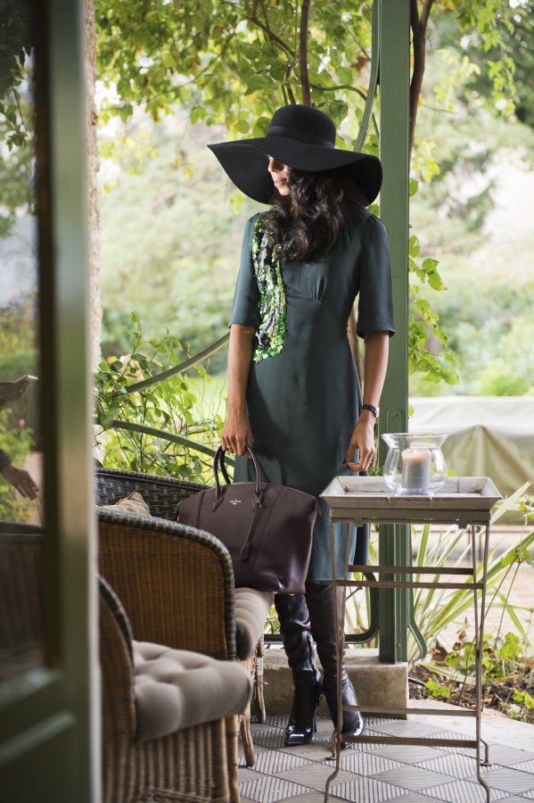 عدنان الكاتب يحاور الشيخة دانة الخليفة