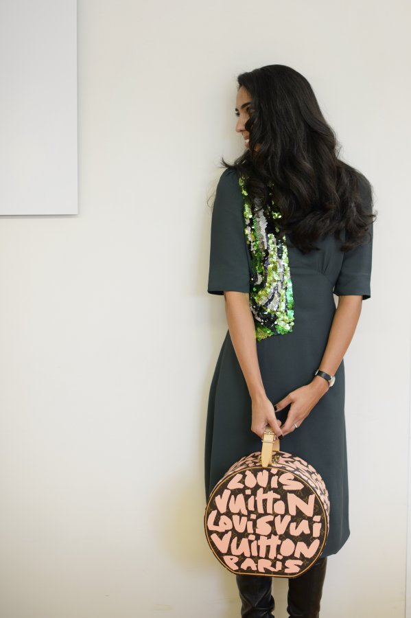 عدنان الكاتب يحاور الشيخة دانة الخليفة