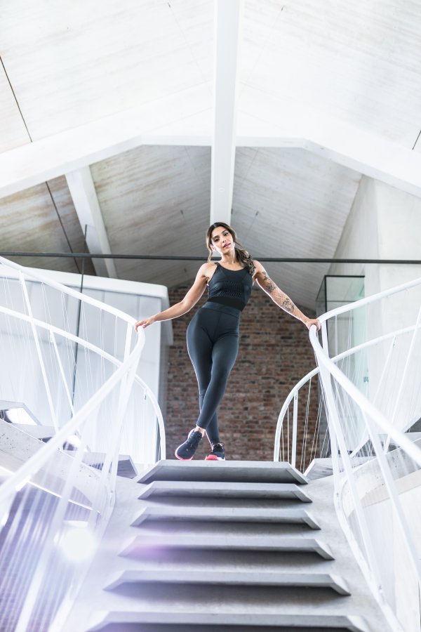 خبيرة الموضة واللياقة البدنية Yalda Golsharifi: أرغب فـي مشاركة ما أحبّه مع الآخرين