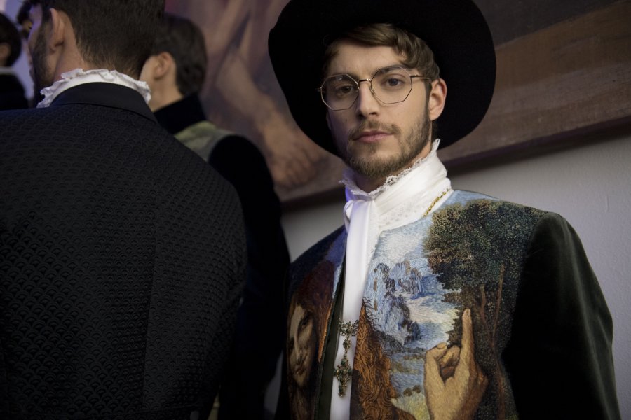 Dolce & Gabbana تحتفل بالحياة والجمال والسعادة والبراعة