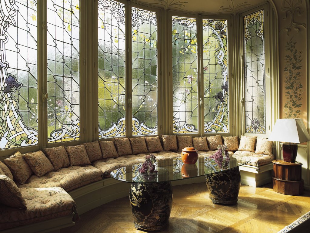 محاور المشاهير عدنان الكاتب أول إعلامي عالمي يدخل مملكة لويس فويتون Louis Vuitton ويكشف اسرارها