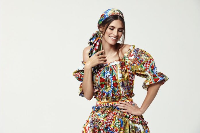 Bianca Balti أنا امرأة حديثة ومستقلة تتمتع بالقوة لترفع رأسها عاليا من دون التضحية بأنوثتها