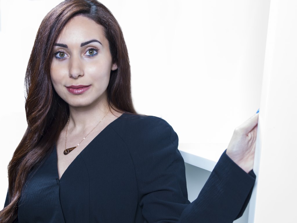 المهندسة الشابة والمصممة المبدعة مي بربر :