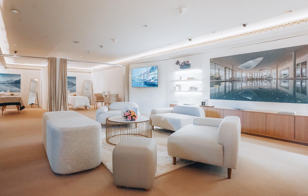 محاور المشاهير يلتقي سيموني جيبرتوني الرئيس التنفيذي لدى كلينيك لا بريري