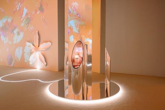 محاور المشاهير عدنان الكاتب في لقاء حصري مع باربرا لافيرنوس نائبة الرئيس التنفيذي في LOREAL