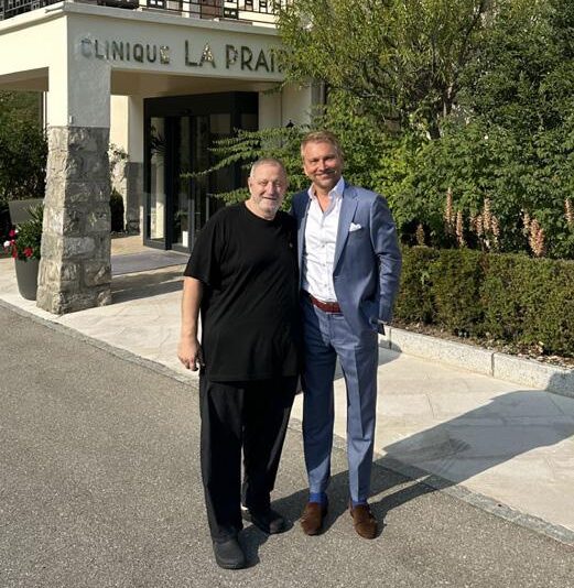 محاور المشاهير يلتقي سيموني جيبرتوني الرئيس التنفيذي لدى كلينيك لا بريري