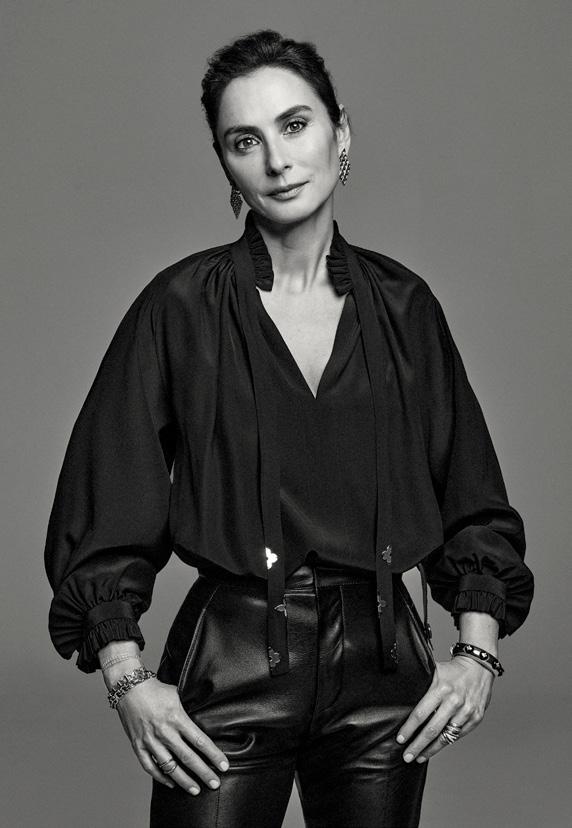 محاور المشاهير يلتقي "فرانشيسكا أمفيثياتروف" المديرة الفنية للمجوهرات والساعات في دار "لويس فويتون"