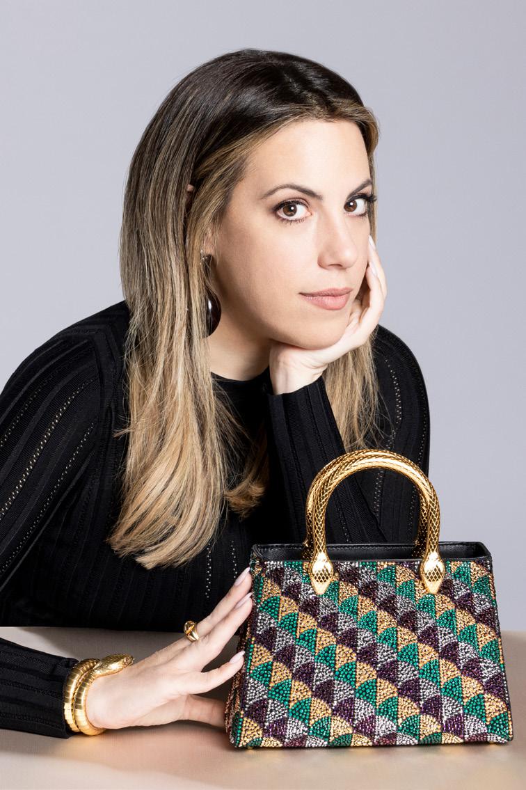 محاور المشاهير يجري أول حوار مع "ماري كاترانتزو" بعد تعيينها مديرة إبداعية لقسم المنتجات الجلدية والإكسسوارات في "بولغري"